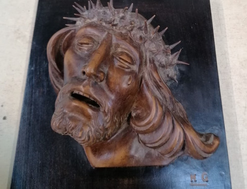 Sculpture en bois du Christ par H. Gueguenniat