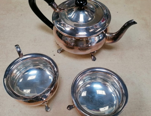 Service à thé anglais en métal argenté