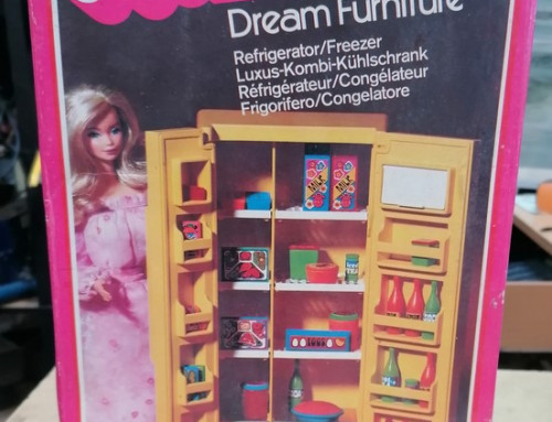 Réfrigérateur Barbie N° 2473 de 1979 avec ses accessoires