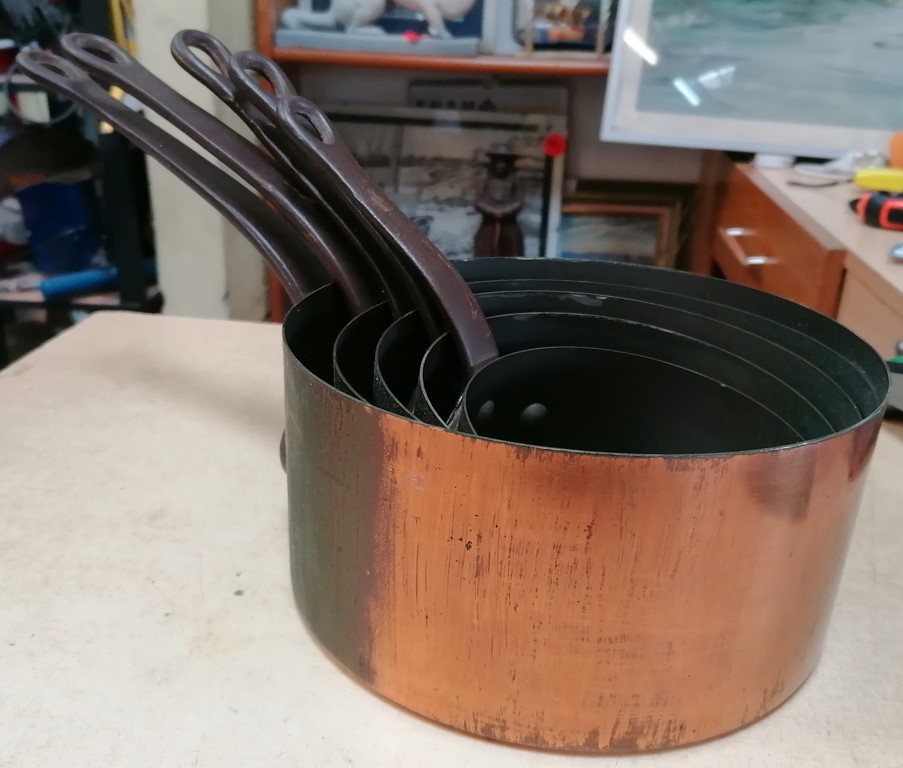 Série de casseroles en cuivre
